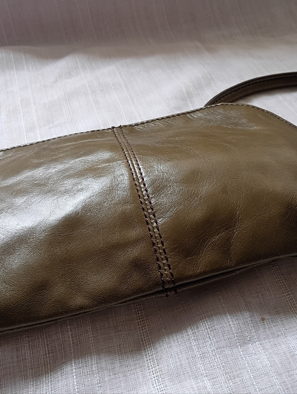 HOBO Olive Leather Wristlet Clutch Purse Women's Bags Designer Handbags Wallet - Picture 4 of 8